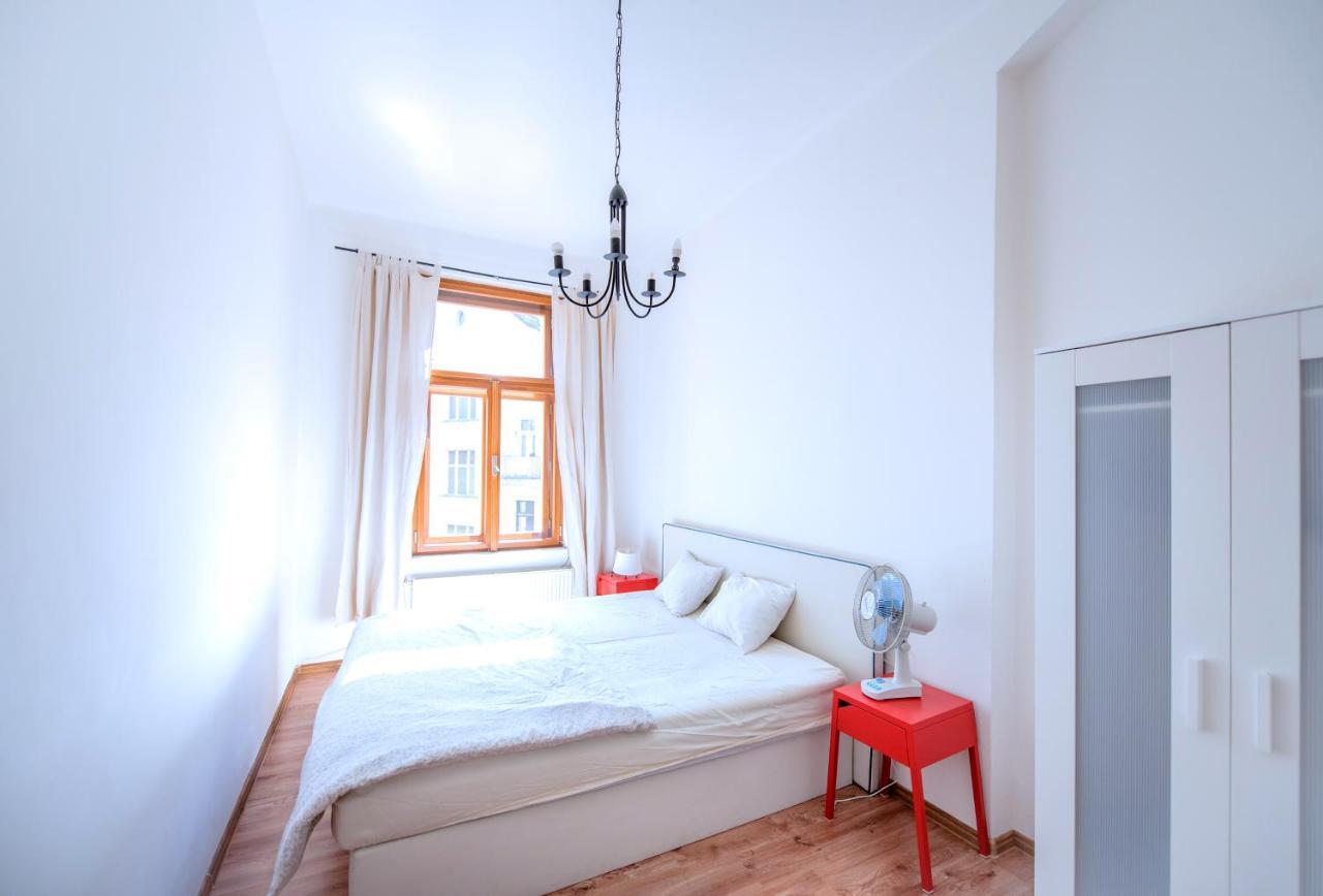 Apartments Vezenska Prague Exterior photo