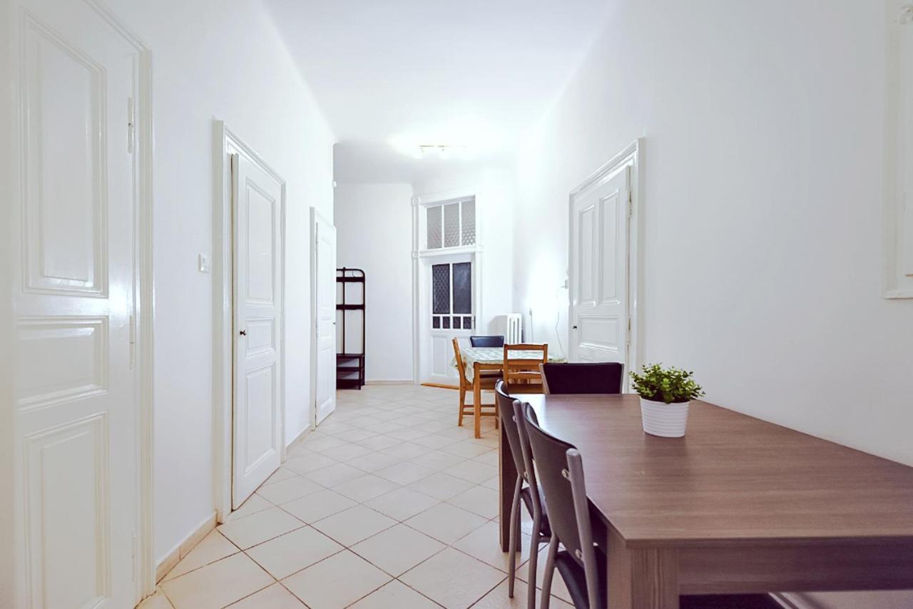 Apartments Vezenska Prague Exterior photo