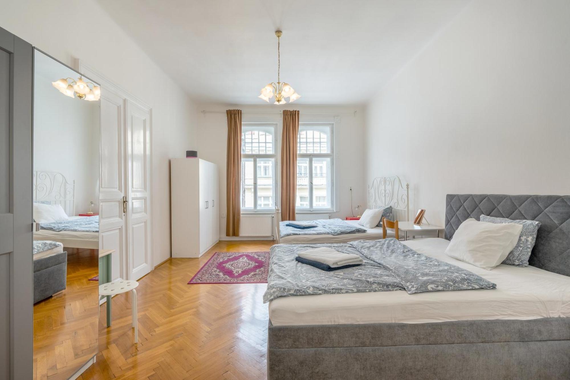 Apartments Vezenska Prague Room photo