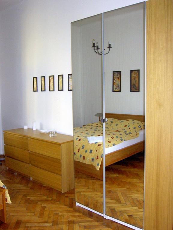 Apartments Vezenska Prague Room photo